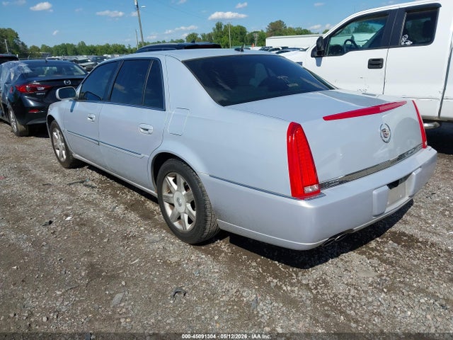 Cadillac DTS Standard