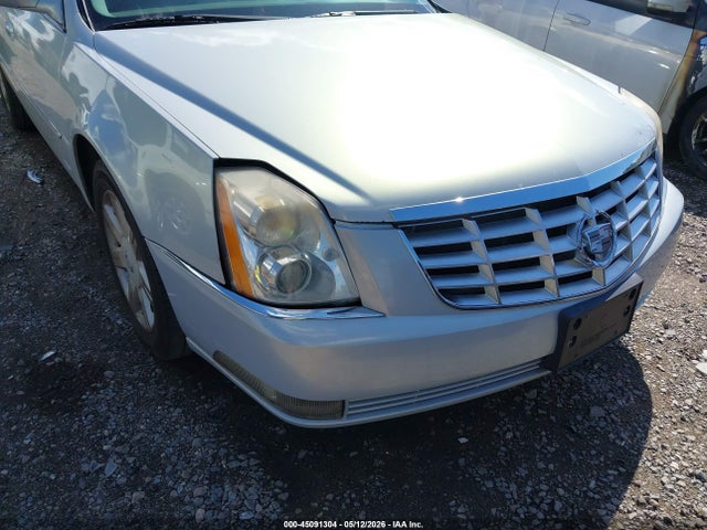 Cadillac DTS Standard