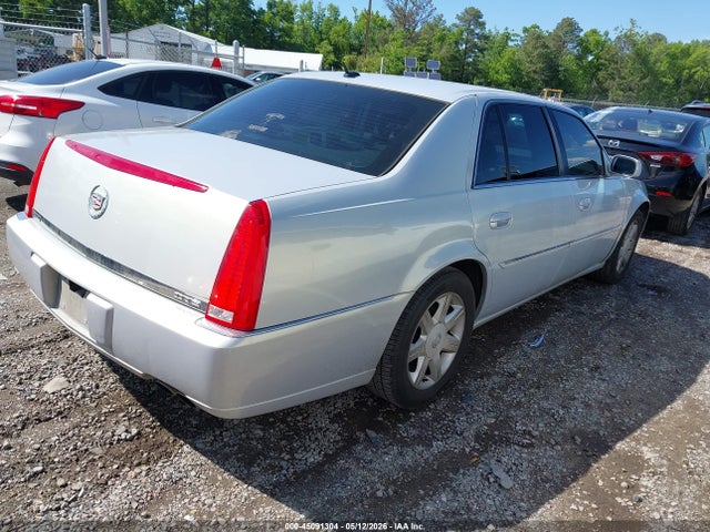 Cadillac DTS Standard