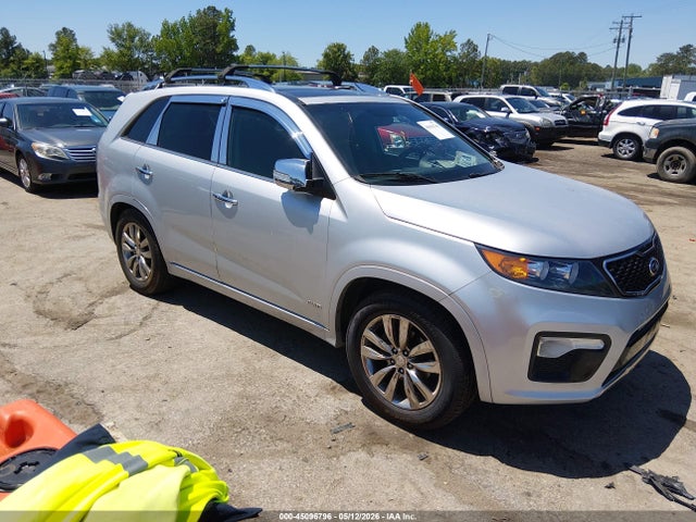 Salvage Kia Sorento Image