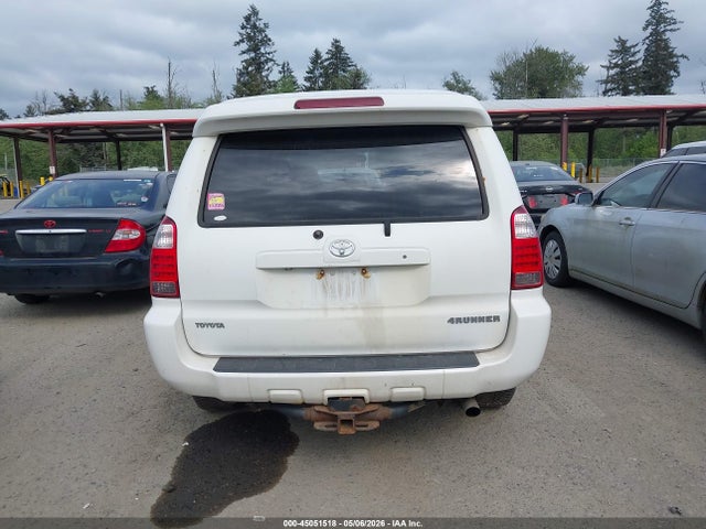 Toyota 4Runner Limited V8