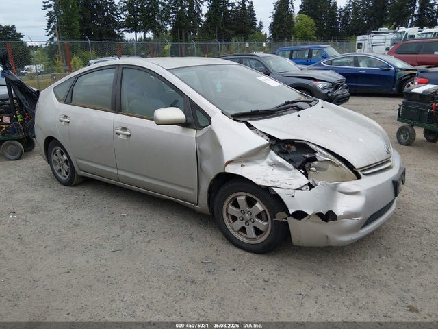 Salvage Toyota Prius Image