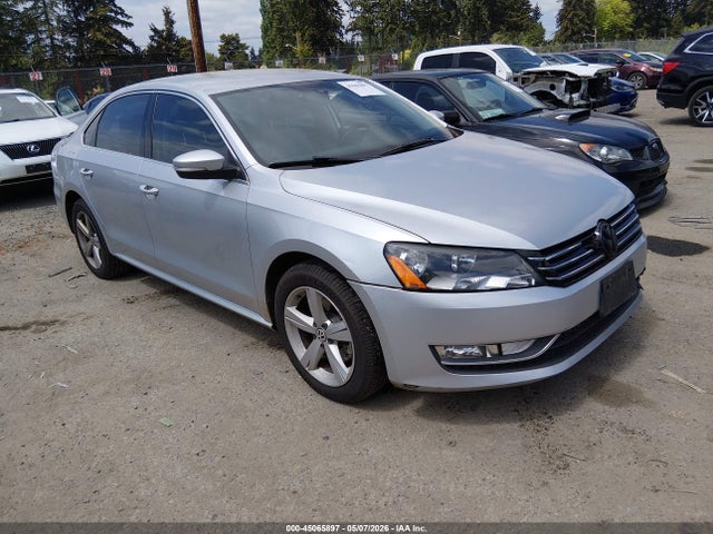 Salvage Volkswagen Passat Image