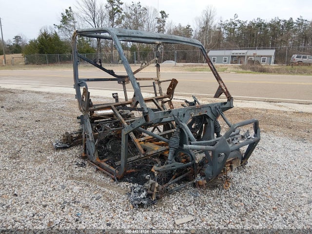 Salvage Can-Am Defender Image