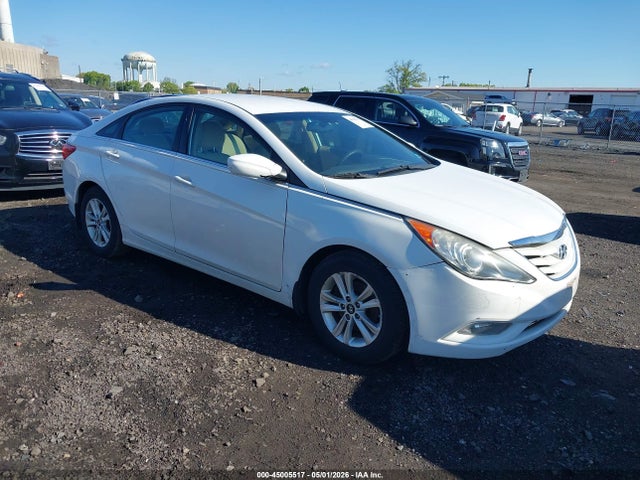 Salvage Hyundai SONATA Image