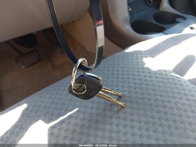 Toyota RAV4 Base V6
