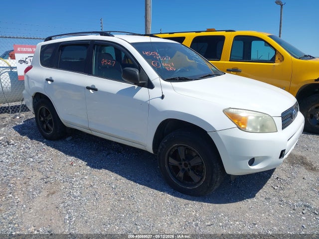 Salvage Toyota RAV4 Image