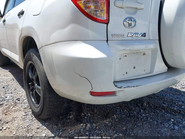 Toyota RAV4 Base V6