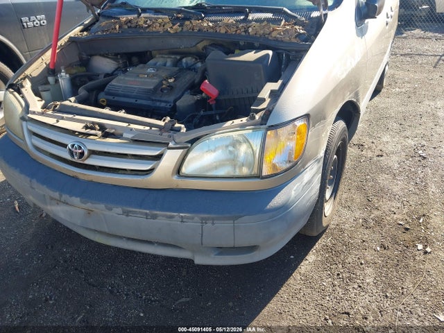 Toyota Sienna Le