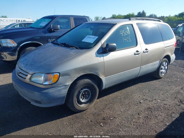Toyota Sienna Le