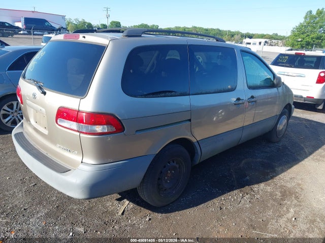 Toyota Sienna Le