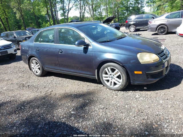 Salvage Volkswagen Jetta Image