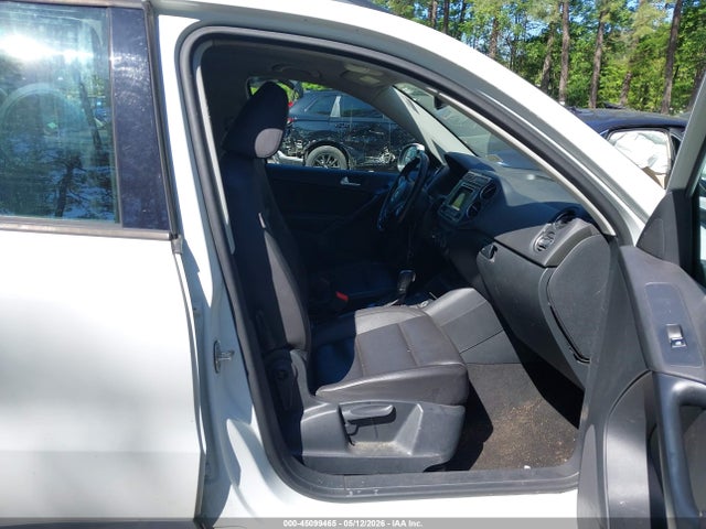 Volkswagen Tiguan S