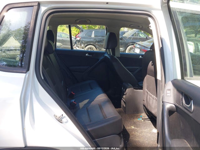 Volkswagen Tiguan S