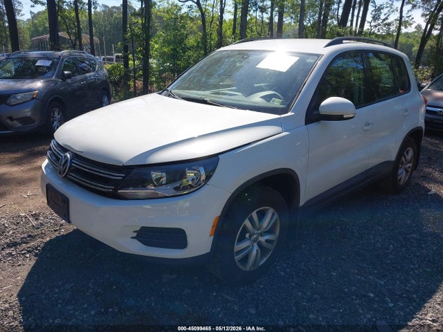 Volkswagen Tiguan S