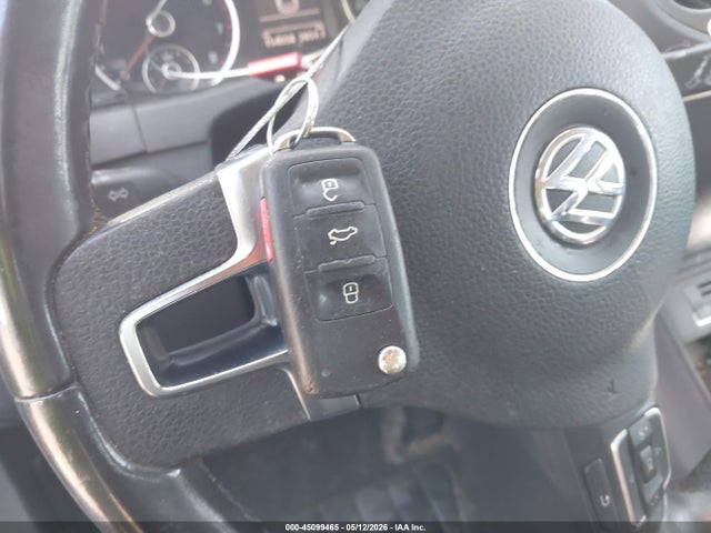 Volkswagen Tiguan S