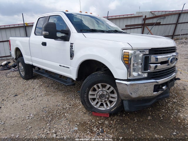 Salvage Ford F-250 Image