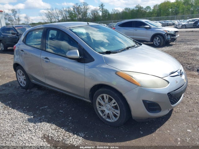 Salvage Mazda Mazda2 Image
