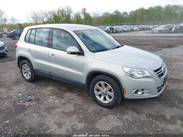 Salvage Volkswagen Tiguan Image