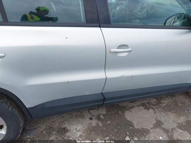 Volkswagen Tiguan S