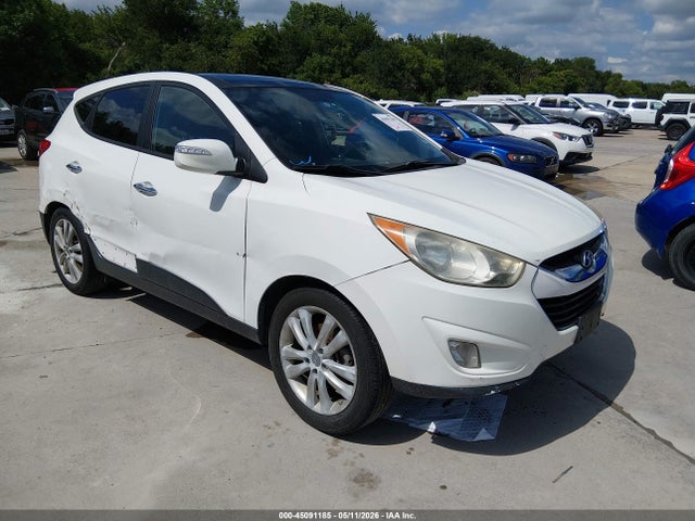 Salvage Hyundai TUCSON Image