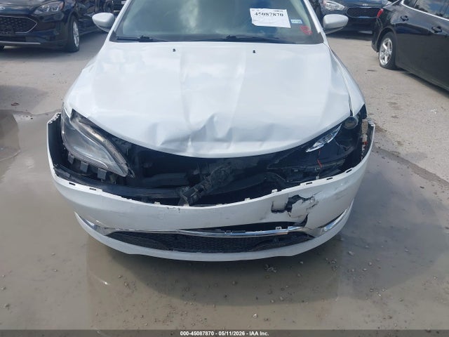 Chrysler 200 C