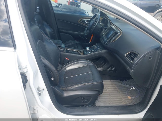 Chrysler 200 C