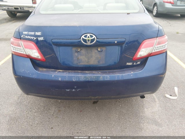 Toyota Camry Le