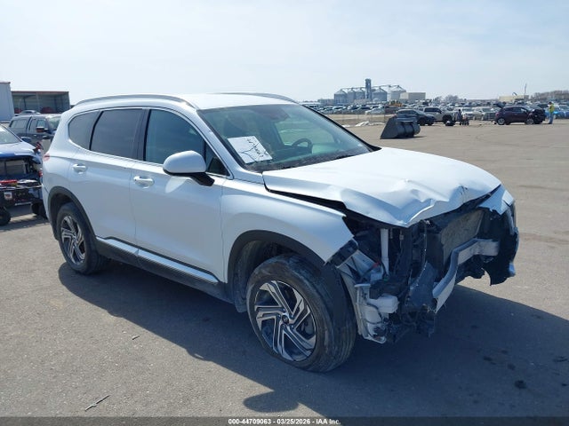 Salvage Hyundai SANTA FE Image