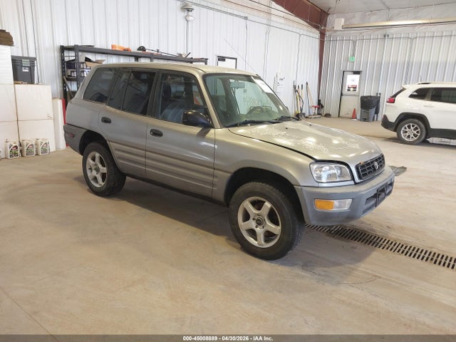 Salvage Toyota RAV4 Image