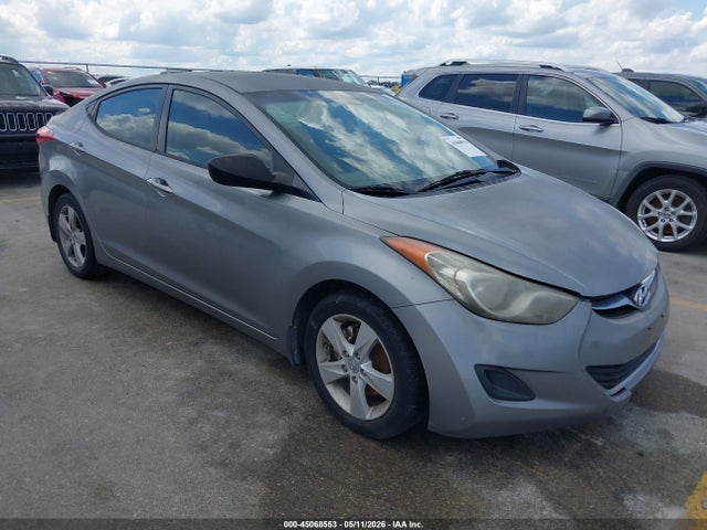 Salvage Hyundai ELANTRA Image
