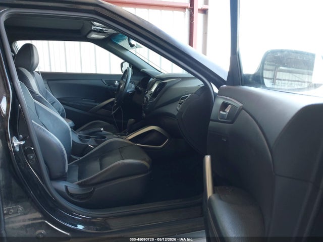Hyundai VELOSTER Turbo