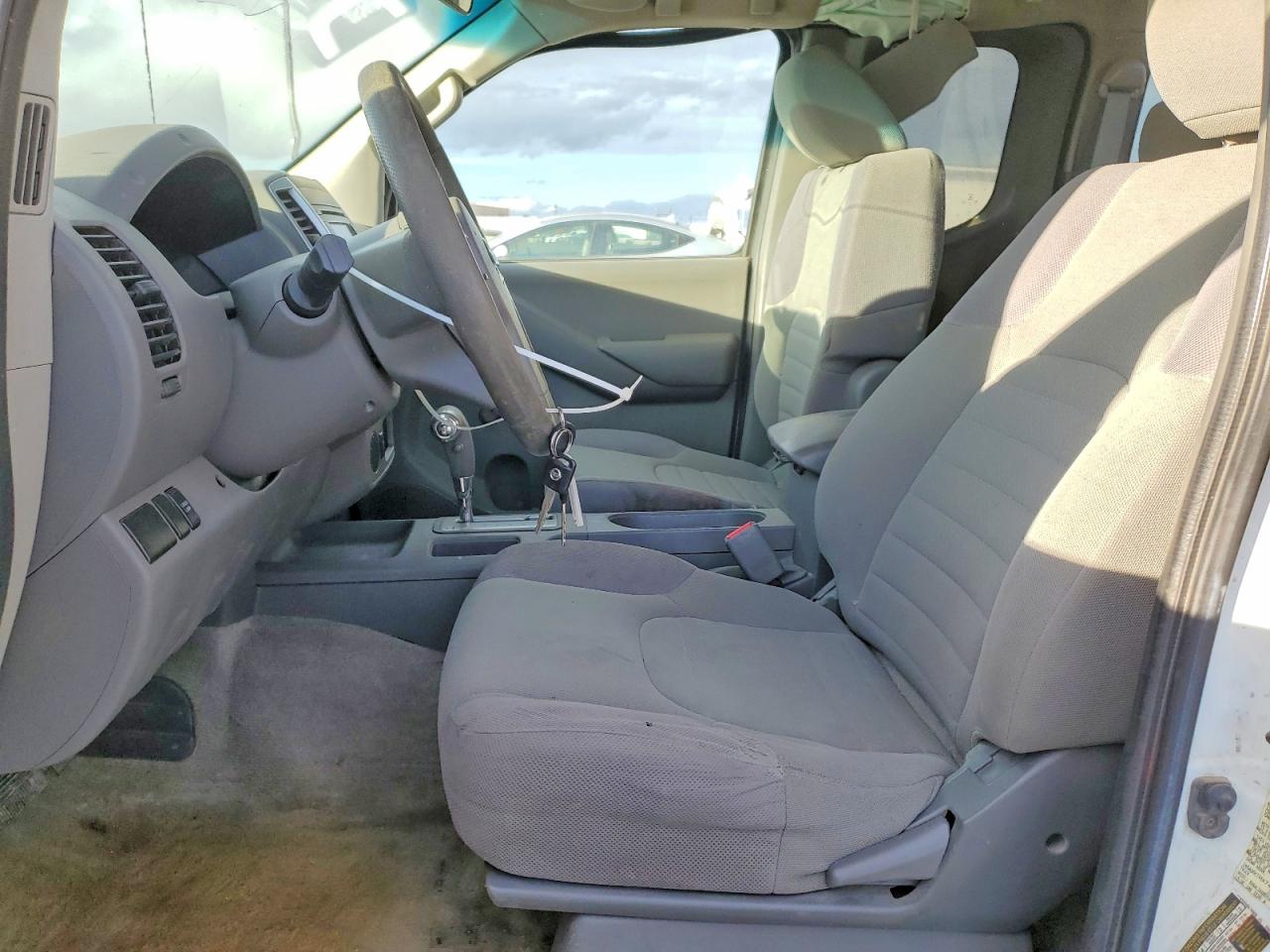 Nissan Frontier S