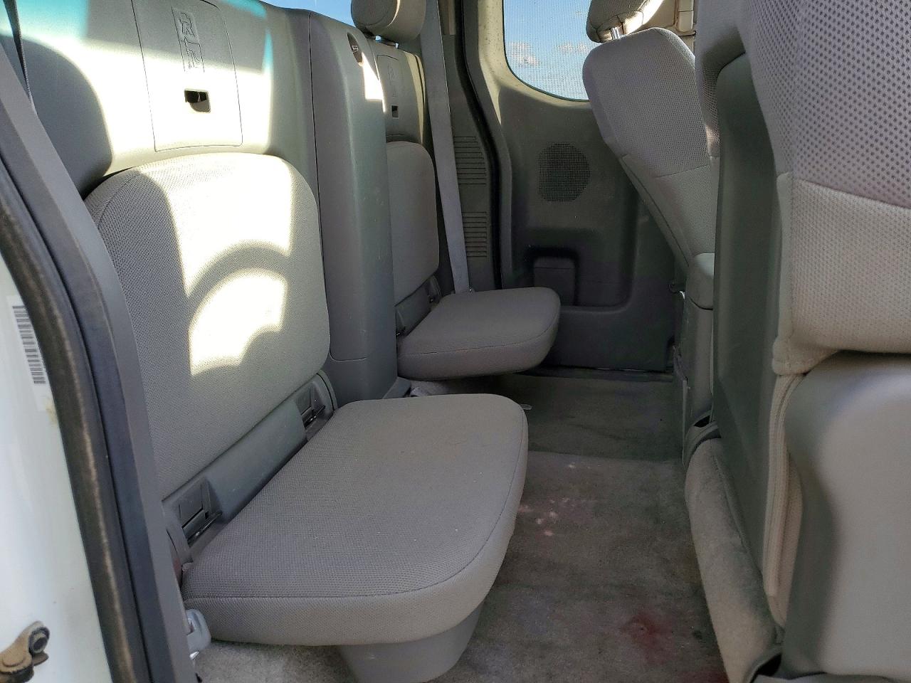 Nissan Frontier S