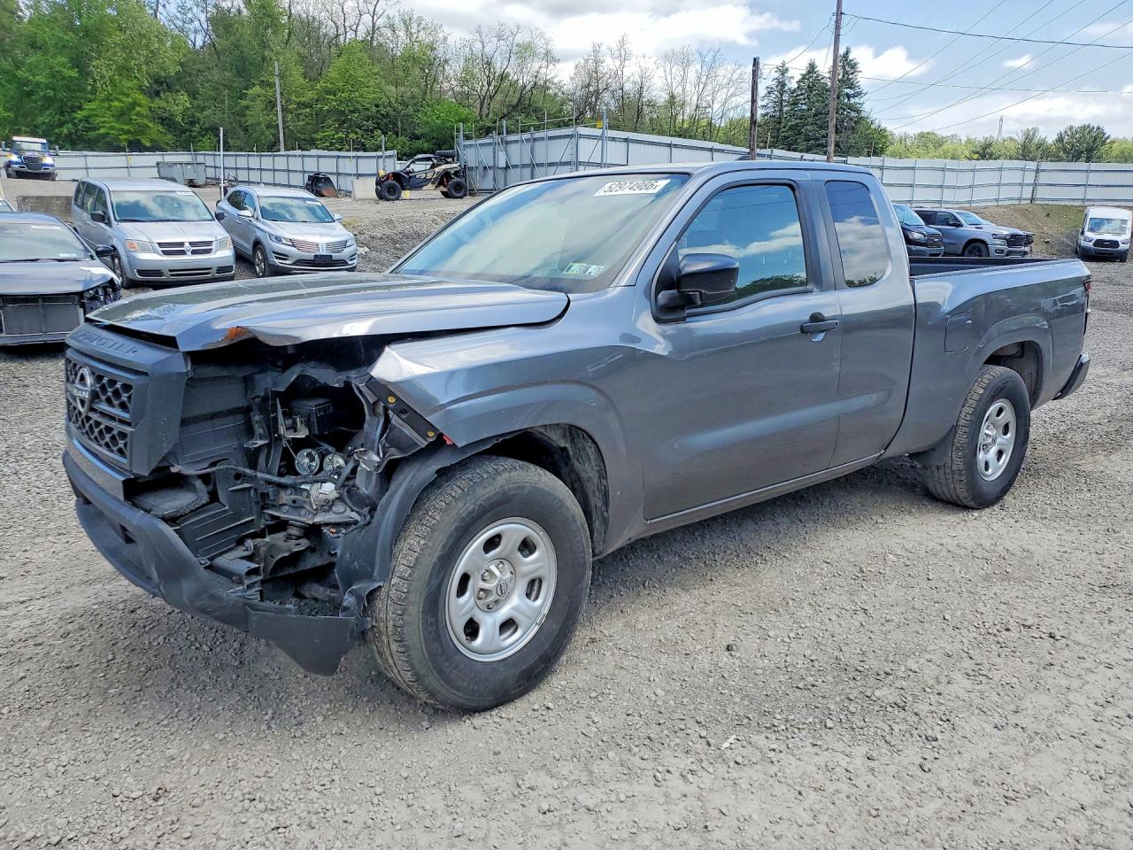 Salvage Nissan Frontier Image