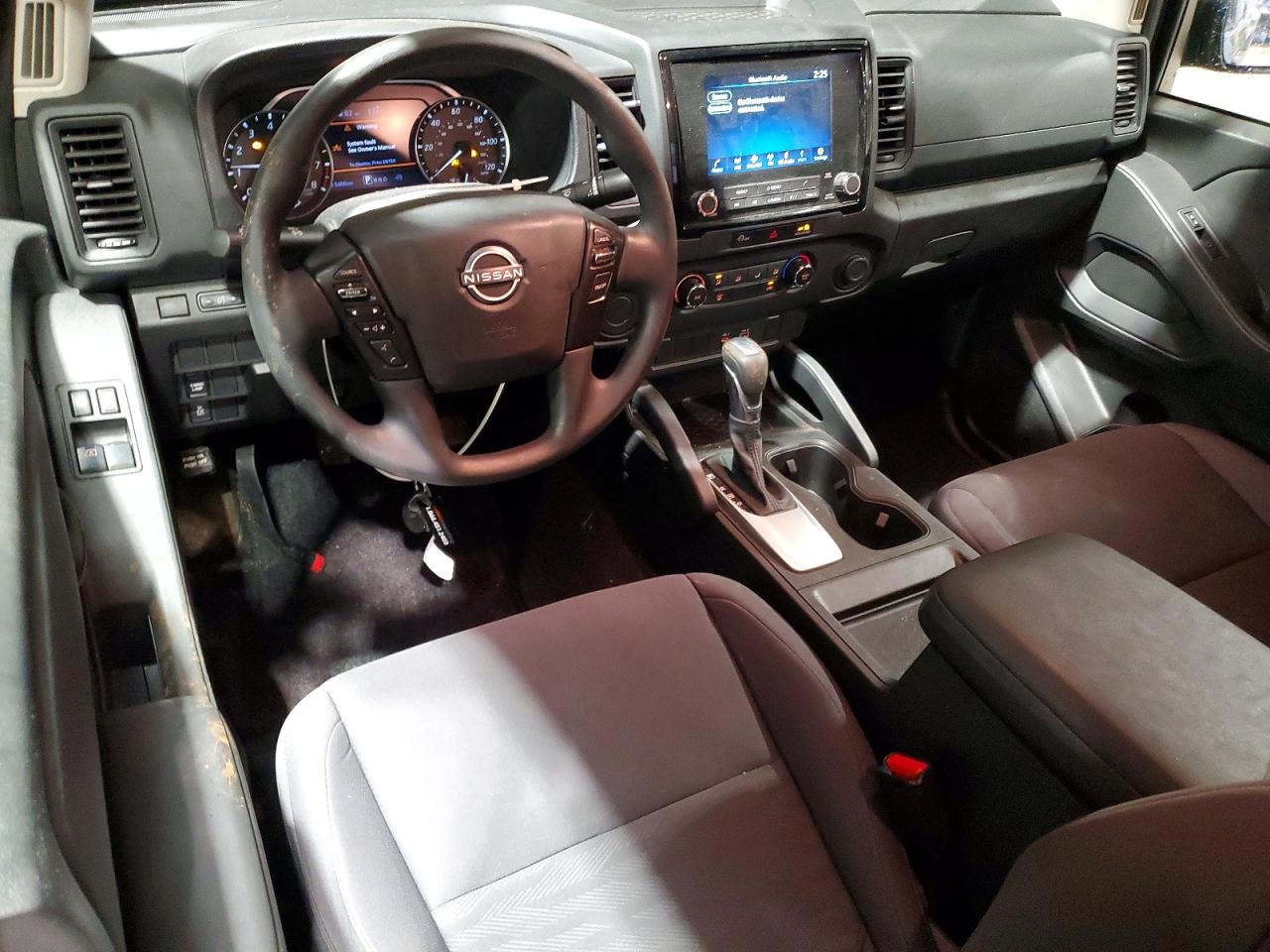 Nissan Frontier Sv