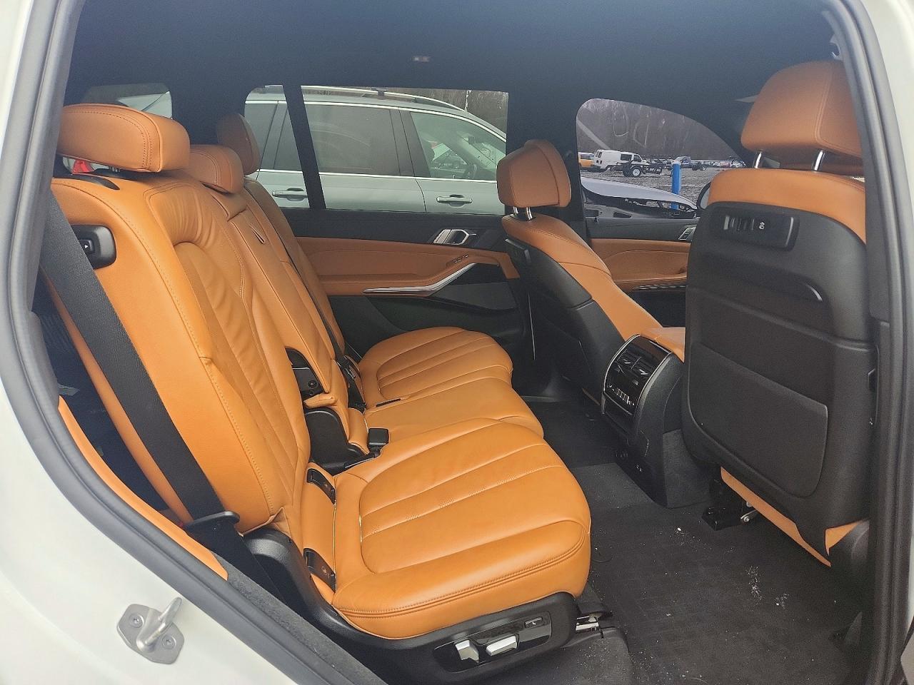 BMW X Series M50i