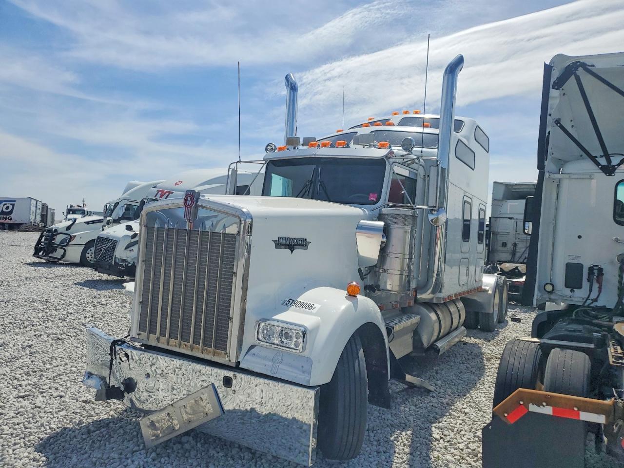 Kenworth Construction W900