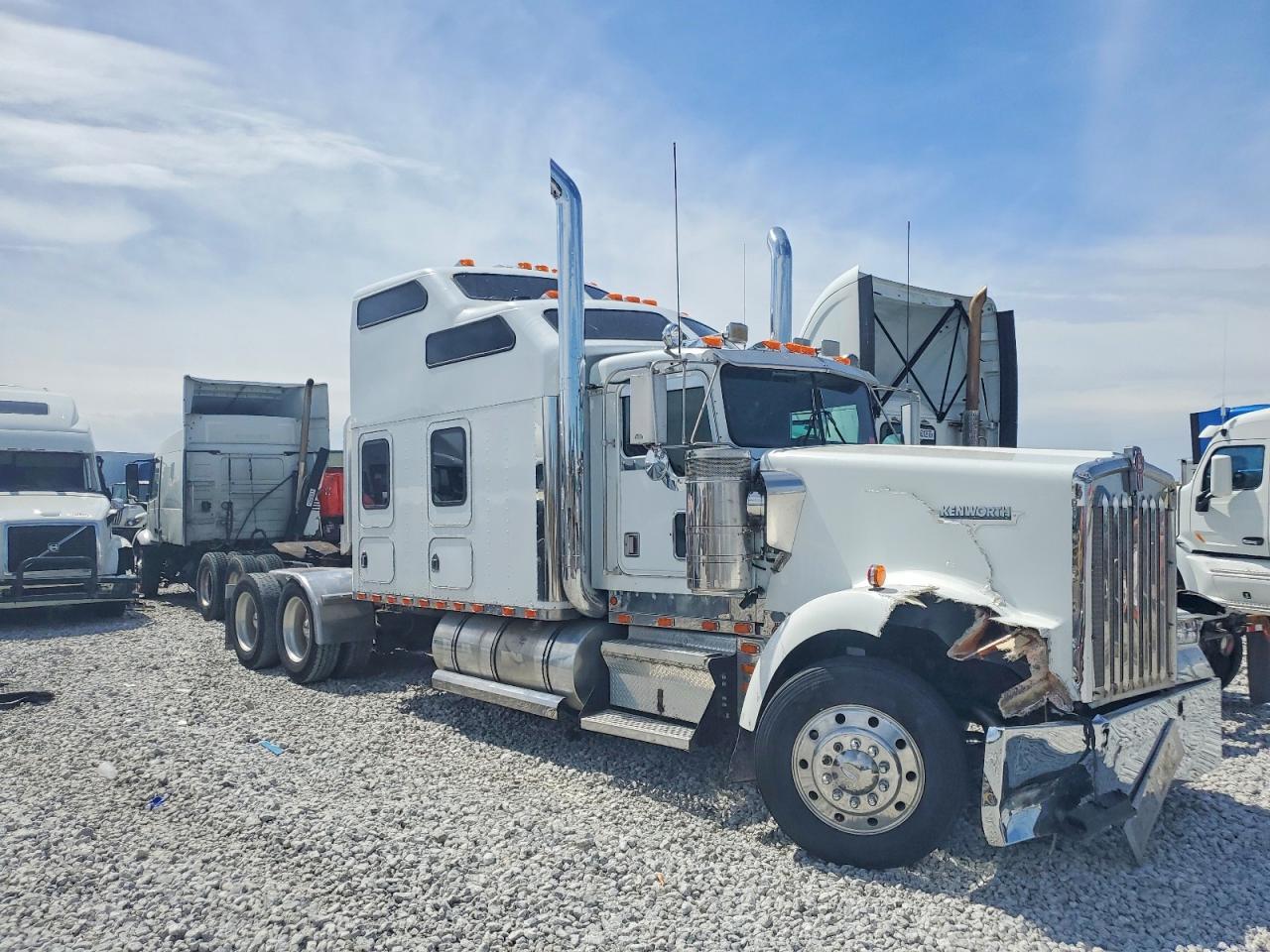 Salvage Kenworth Construction Image