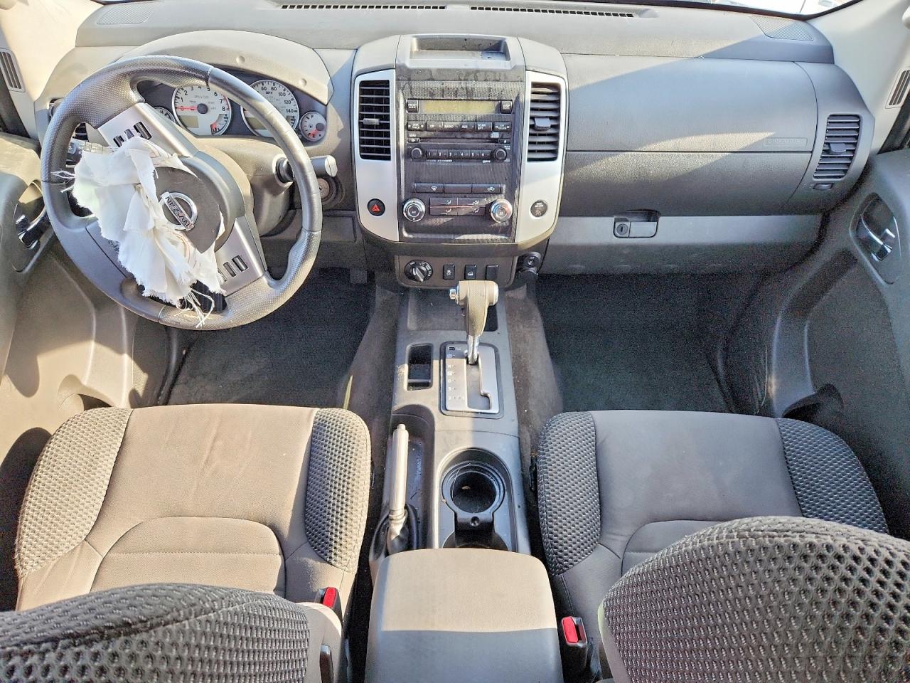 Nissan Frontier Sv V6