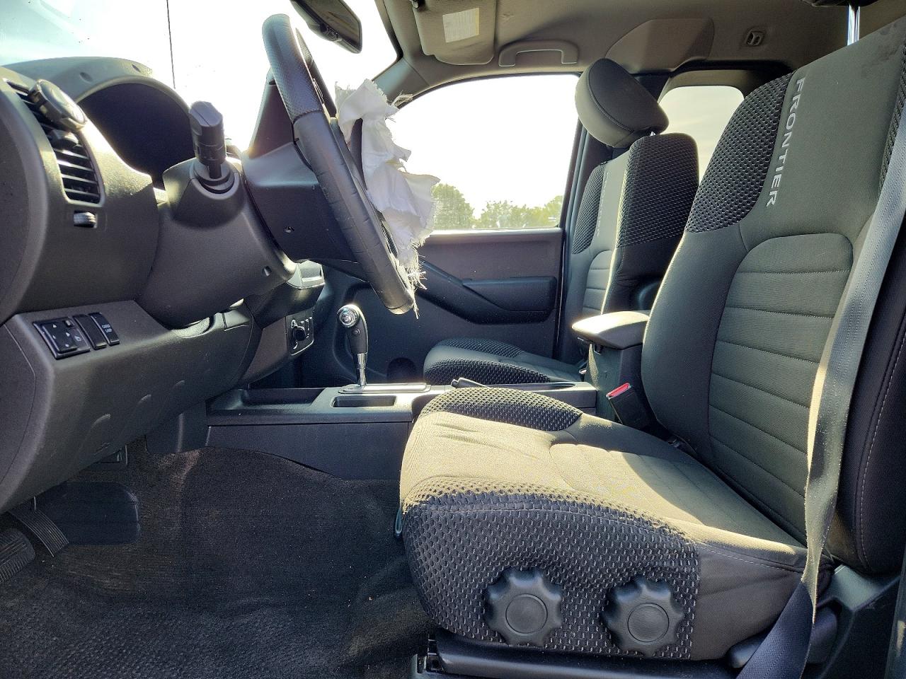 Nissan Frontier Sv V6