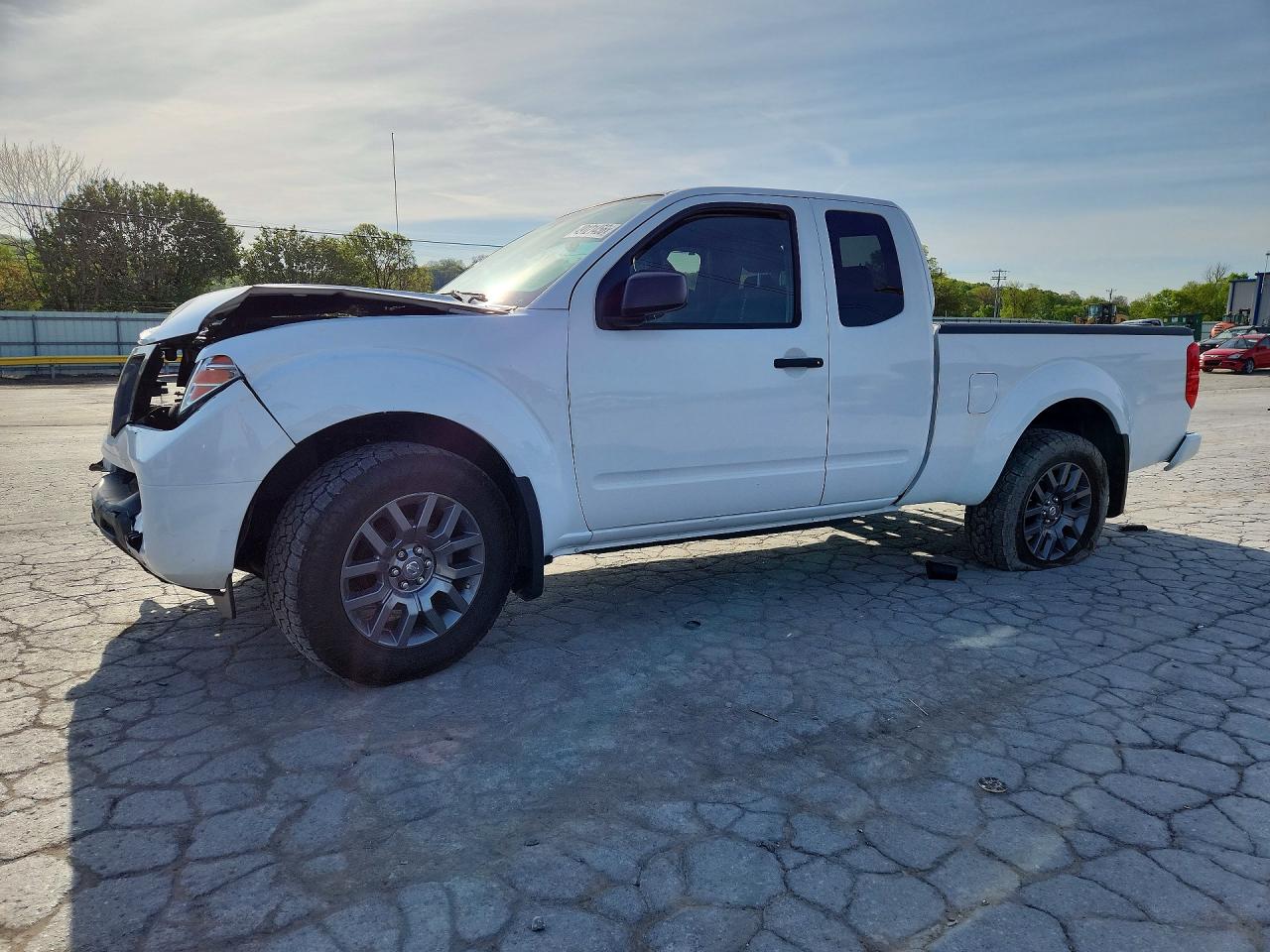 Salvage Nissan Frontier Image