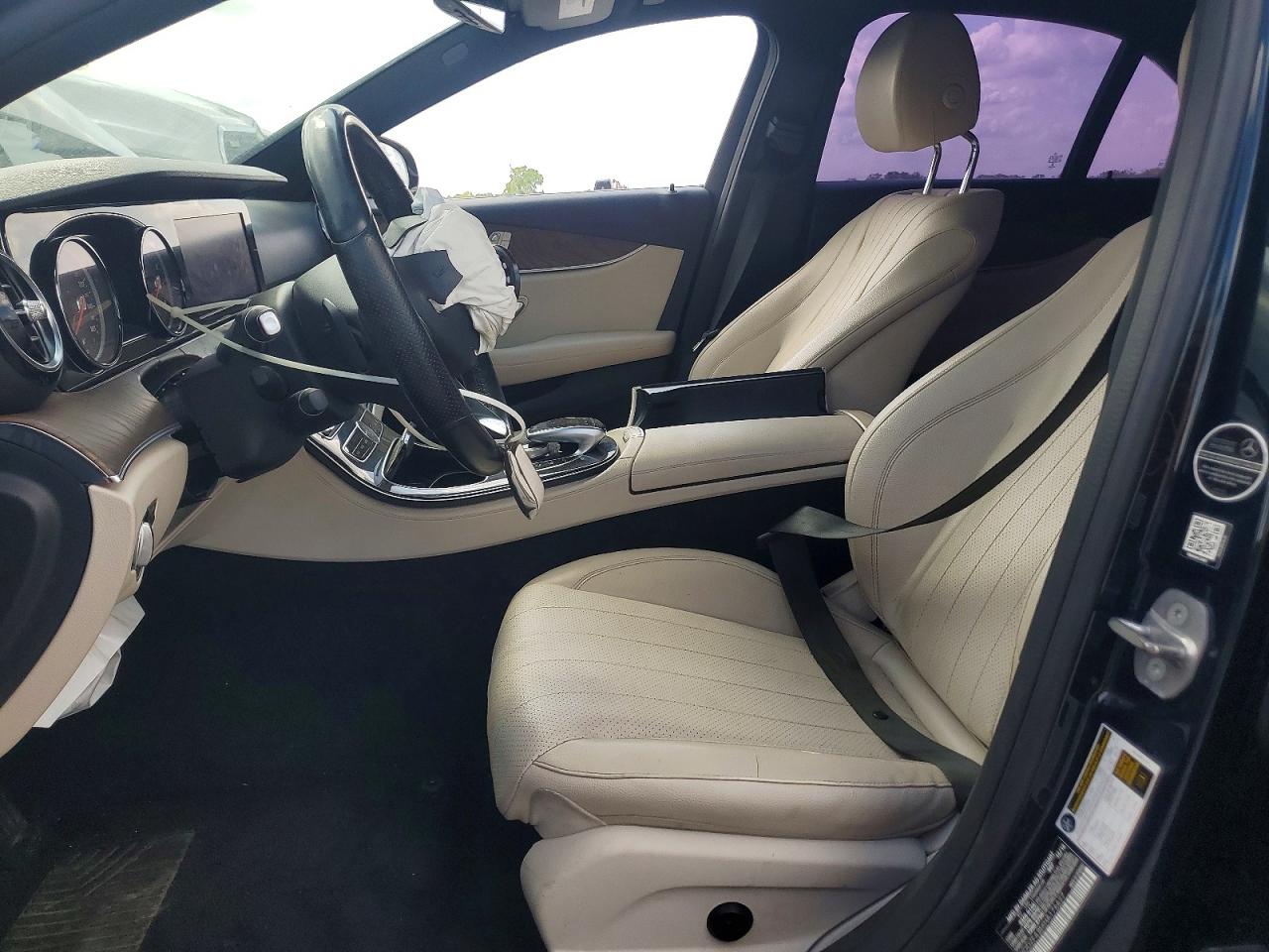 Mercedes-Benz E-Class 300