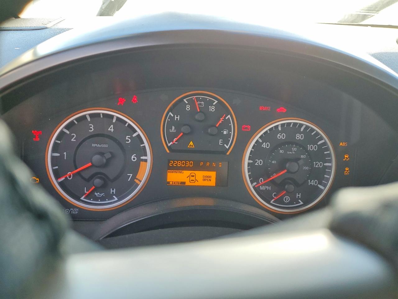 Nissan Titan Sv