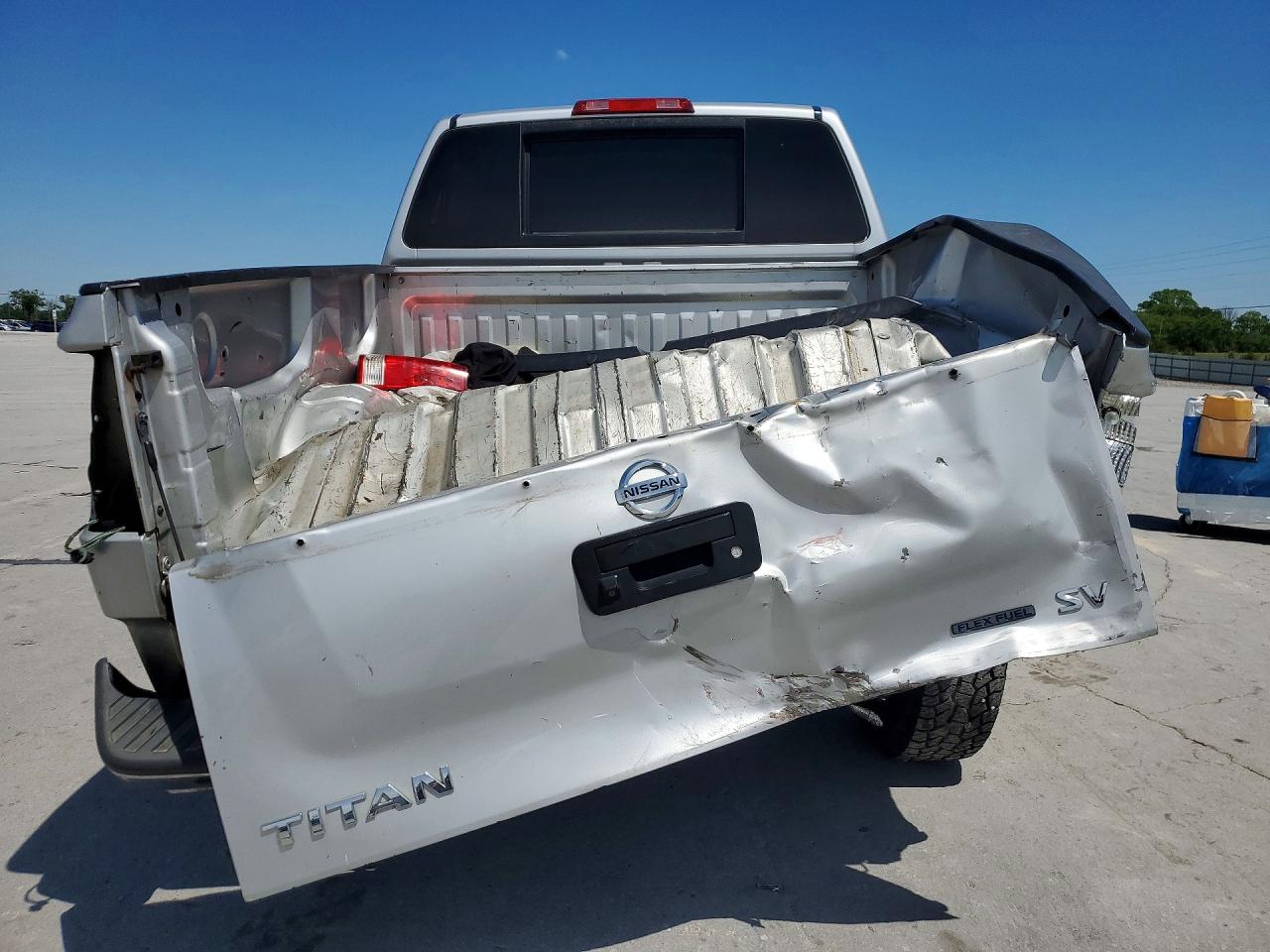 Nissan Titan Sv
