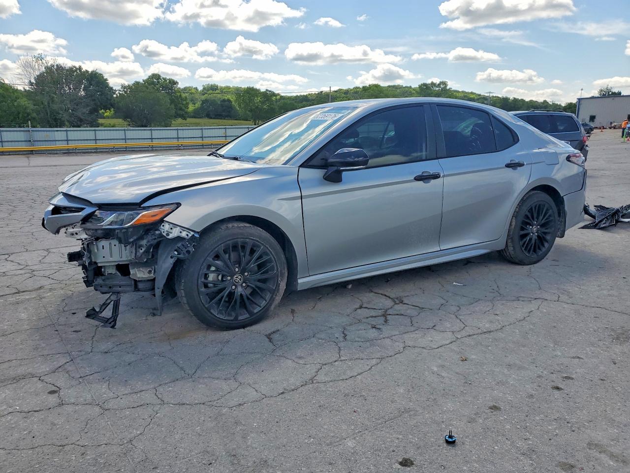 Salvage Toyota Camry Image
