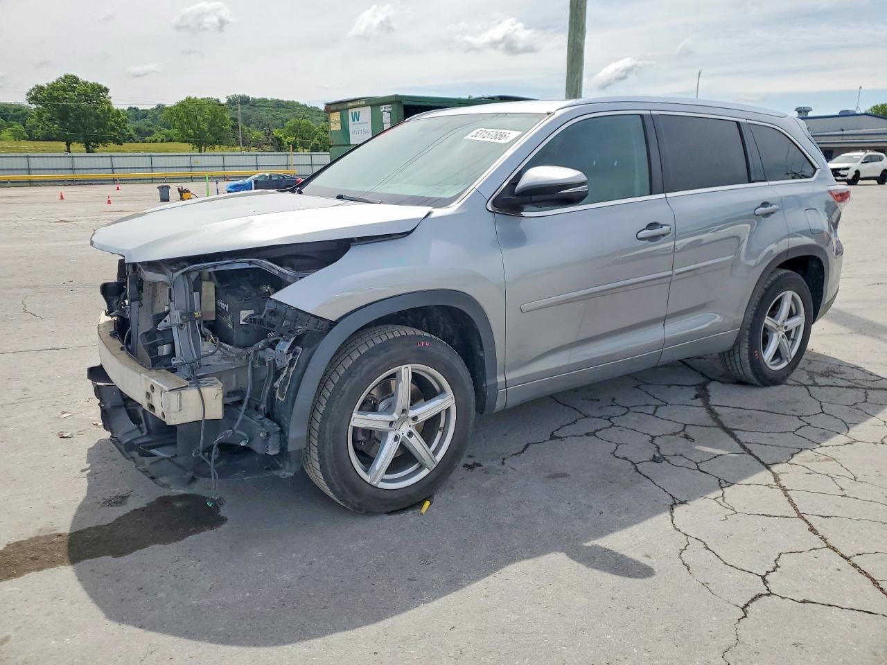 Salvage Toyota Highlander Image