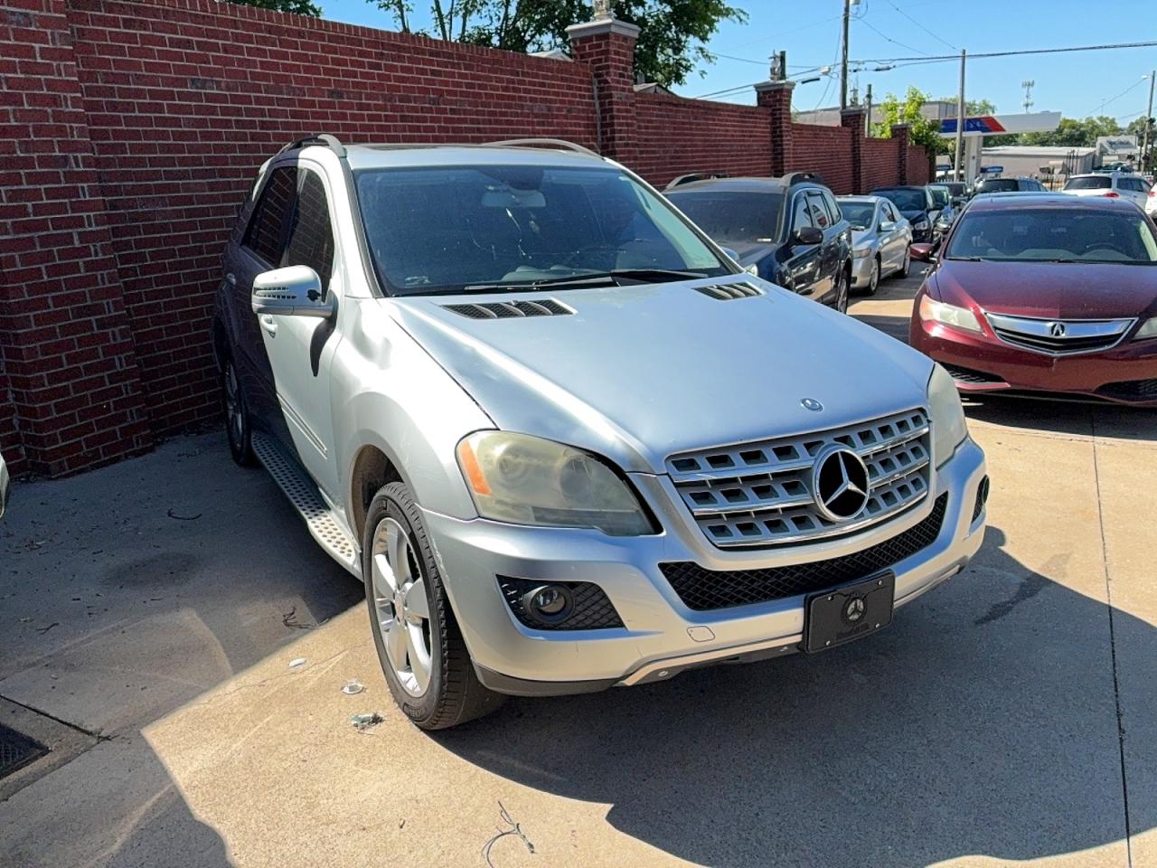 Salvage Mercedes-Benz M-Class Image