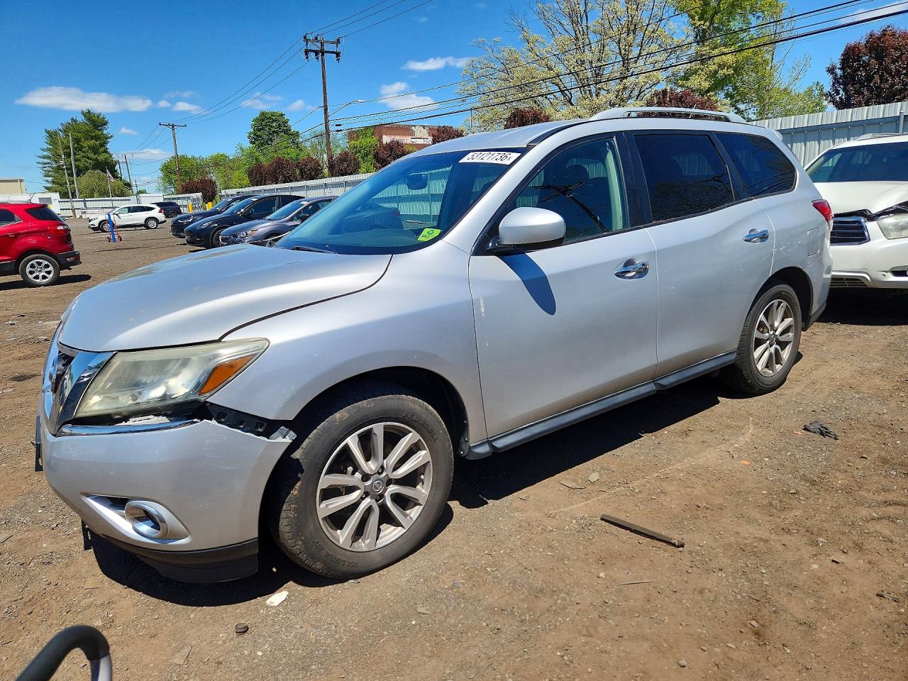Salvage Nissan Pathfinder Image