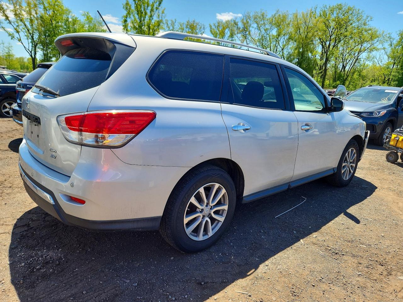 Nissan Pathfinder S